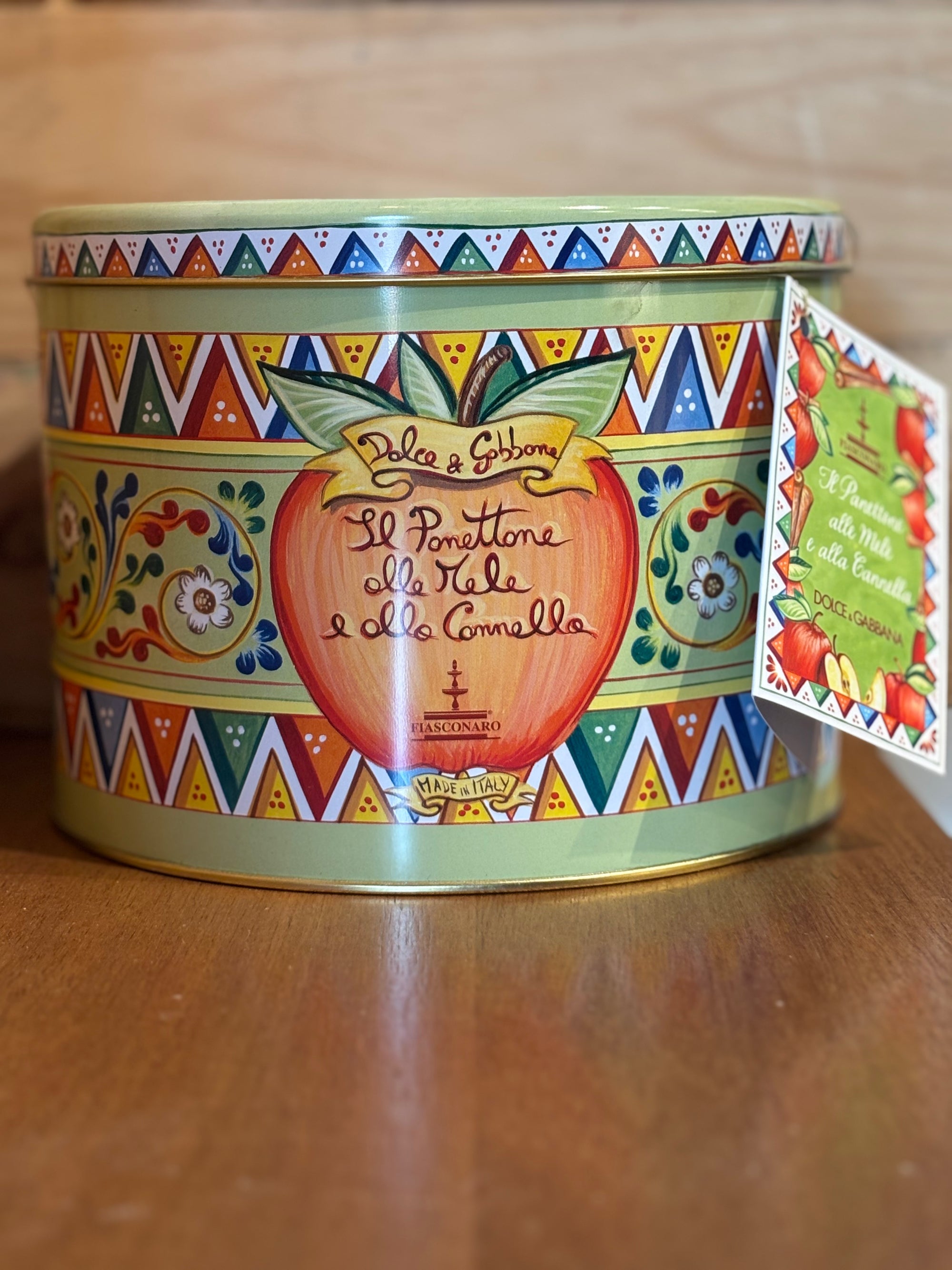 Dolce & Gabbana Alle Mele E Canella 500g Panettone Round Tin